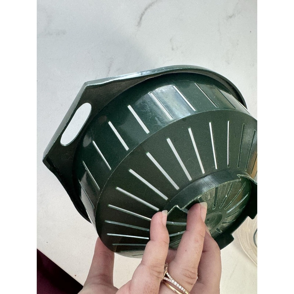 Vintage Colander Green Hard Plastic Durable Timeless Throw Back Great Condition - Picture 10 of 12